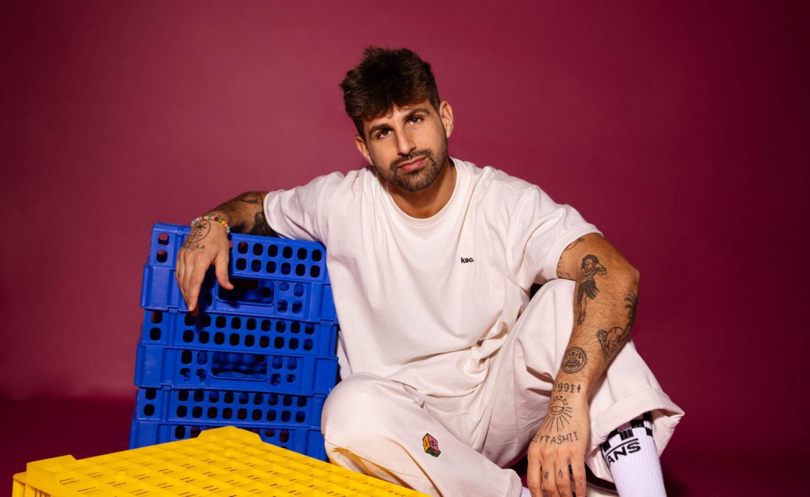 DJ002
