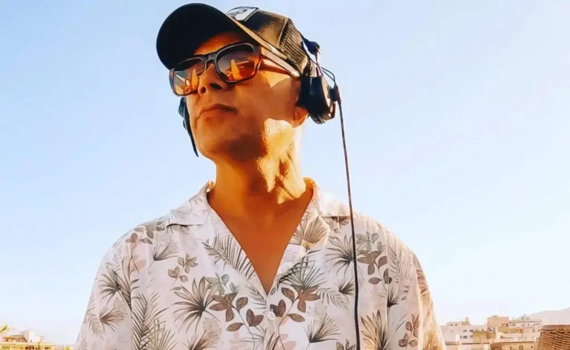 DJ015