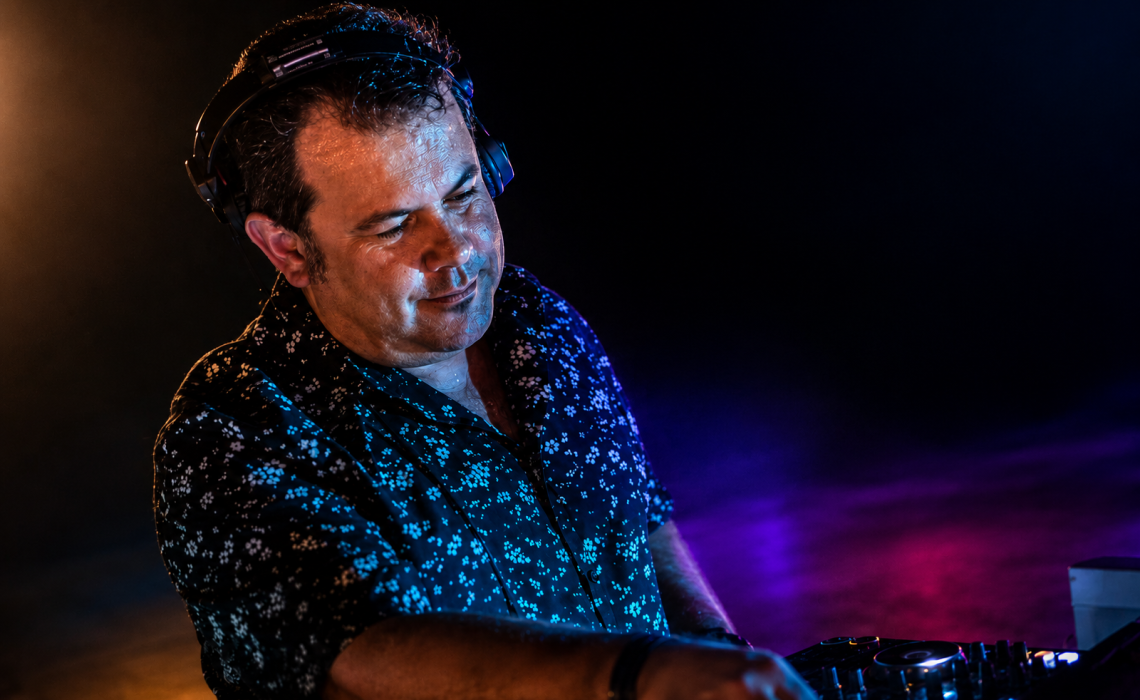 DJ028