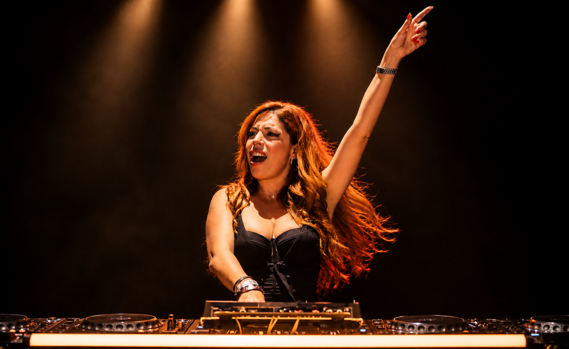 DJ043