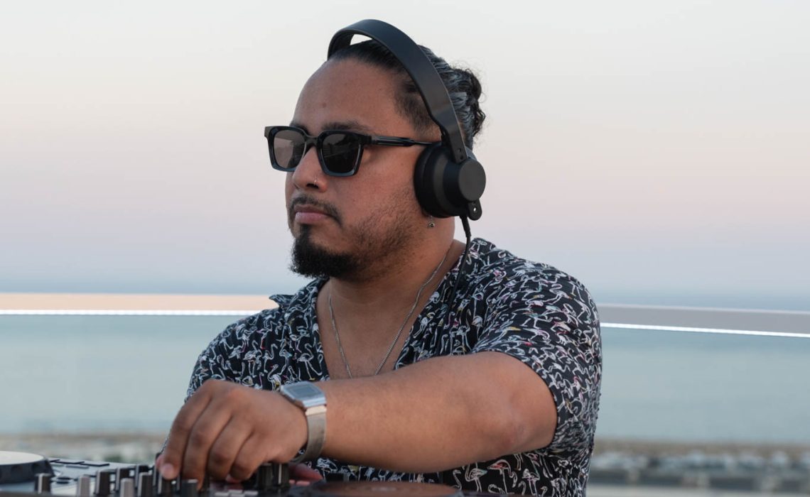 DJ051