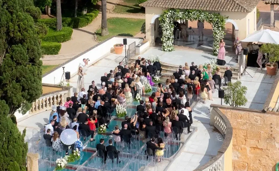 TARIMA METRAQUILATO - PISCINA - SON JULIA - A WHITE HOT WEDDING1-2